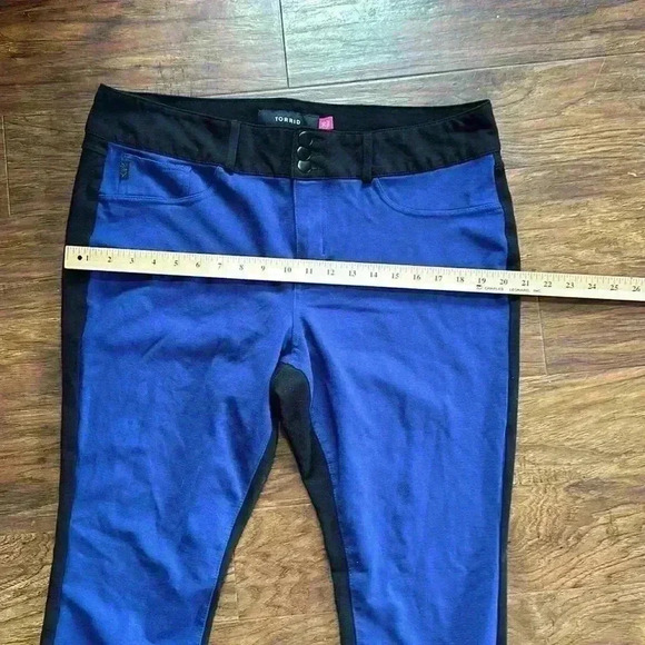 Torrid Plus size stretch skinny pants - Picture 3 of 9